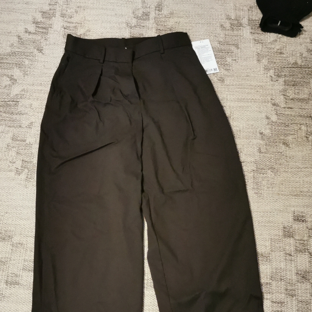 BNWT Lululemon Pleat-Front Wide Leg Trousers